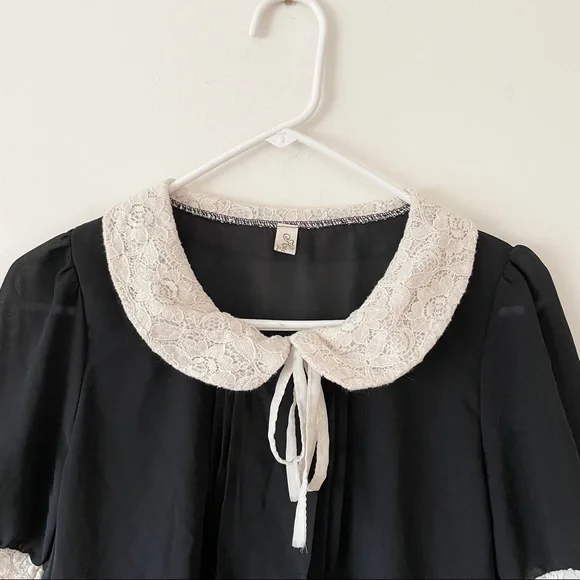 🛍3/$20 Statement Collar Waffle Blouse - Picture 5 of 8